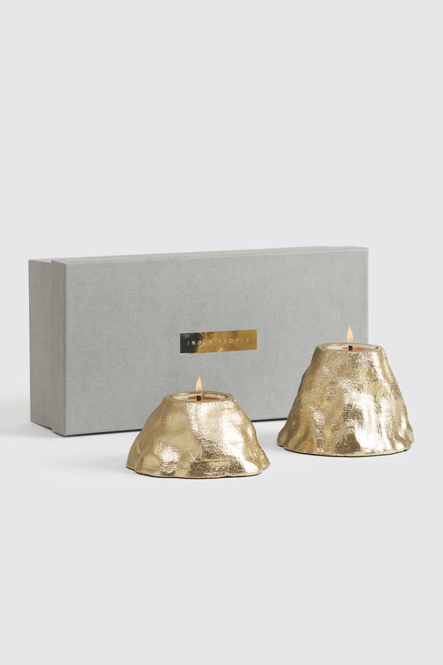 HIMALAYA GOLDEN HOUR GIFT BOX <span><br> 2 GOLDEN TEALIGHT HOLDERS + 4 SCENTED TEALIGHT CANDLES