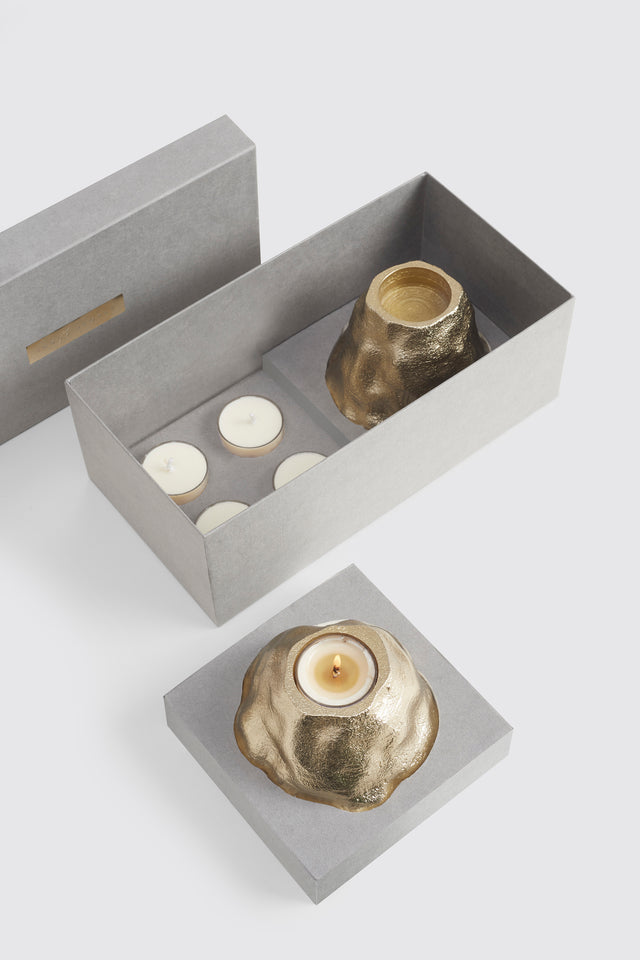 HIMALAYA GOLDEN HOUR GIFT BOX <span><br> 2 GOLDEN TEALIGHT HOLDERS + 4 SCENTED TEALIGHT CANDLES